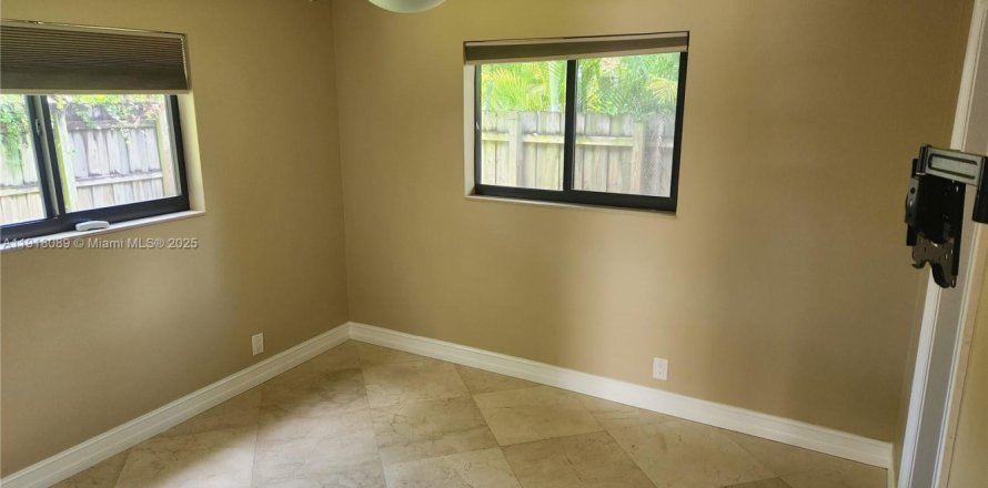 Квартира в Форт-Лодердейл, Флорида 1 спальня, 201.23м2 № 1972665