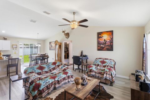 House in Dunnellon, Florida 3 bedrooms, 129.97 sq.m. № 2197838 - photo 4