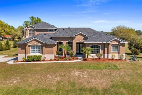 House in Groveland, Florida 5 bedrooms, 379.88 sq.m. № 1574418 - photo 1