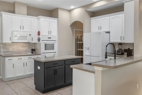 House in Groveland, Florida 5 bedrooms, 379.88 sq.m. № 1574418 - photo 8