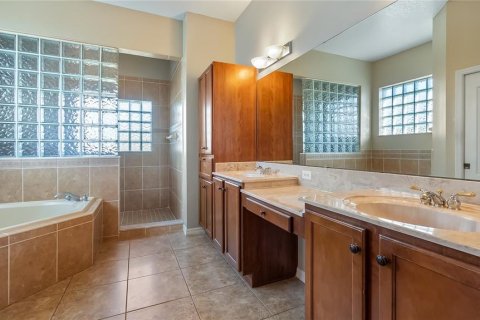 House in Groveland, Florida 5 bedrooms, 379.88 sq.m. № 1574418 - photo 19
