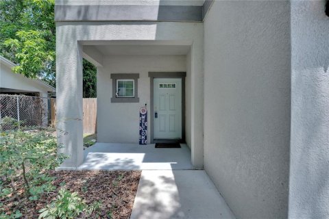 Villa ou maison à vendre à Tampa, Floride: 4 chambres, 174.66 m2 № 1905850 - photo 4