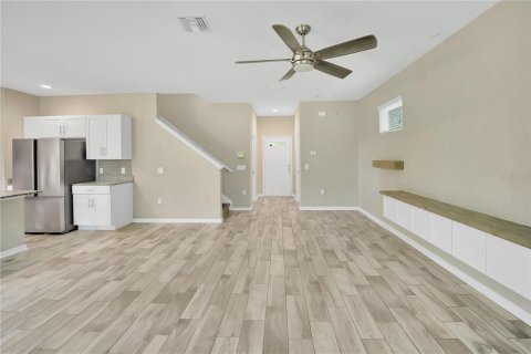 Villa ou maison à vendre à Tampa, Floride: 4 chambres, 174.66 m2 № 1905850 - photo 9