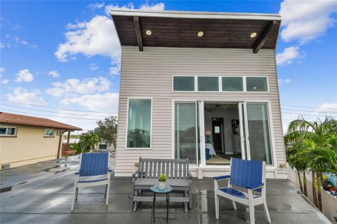 House in Redington Beach, Florida 3 bedrooms, 285.4 sq.m. № 1784411 - photo 24