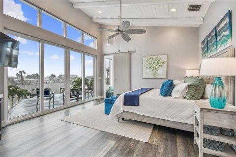 House in Redington Beach, Florida 3 bedrooms, 285.4 sq.m. № 1784411 - photo 21