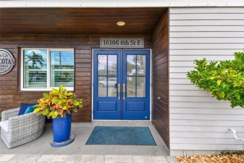 House in Redington Beach, Florida 3 bedrooms, 285.4 sq.m. № 1784411 - photo 3