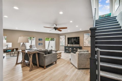 House in Redington Beach, Florida 3 bedrooms, 285.4 sq.m. № 1784411 - photo 20