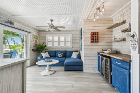 House in Redington Beach, Florida 3 bedrooms, 285.4 sq.m. № 1784411 - photo 30
