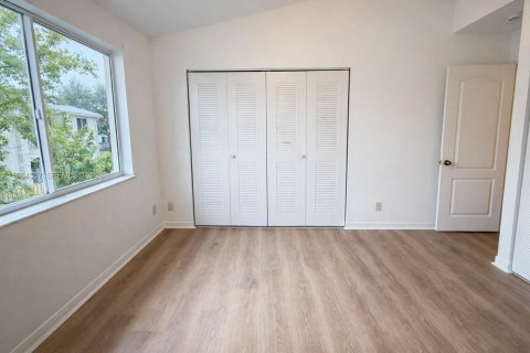 Adosado en alquiler en Miami, Florida, 2 dormitorios, 96.62 m2 № 2025940 - foto 18