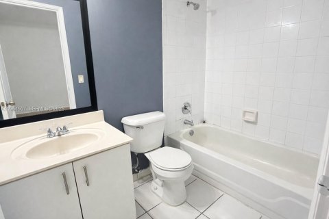 Adosado en alquiler en Miami, Florida, 2 dormitorios, 96.62 m2 № 2025940 - foto 20