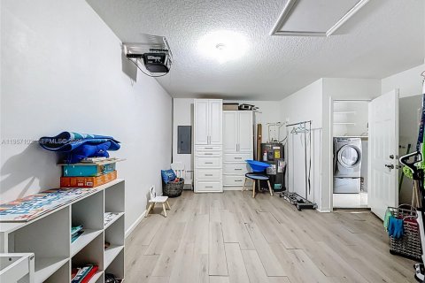 Casa en venta en Cutler Bay, Florida, 3 dormitorios, 160.54 m2 № 2029935 - foto 28