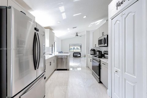 Casa en venta en Cutler Bay, Florida, 3 dormitorios, 160.54 m2 № 2029935 - foto 9