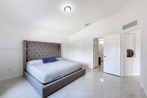 Casa en venta en Cutler Bay, Florida, 3 dormitorios, 160.54 m2 № 2029935 - foto 22