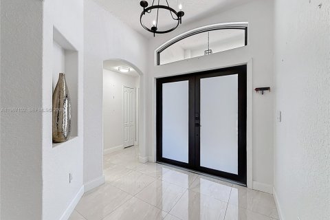 Casa en venta en Cutler Bay, Florida, 3 dormitorios, 160.54 m2 № 2029935 - foto 5