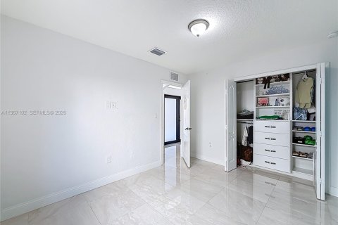 Casa en venta en Cutler Bay, Florida, 3 dormitorios, 160.54 m2 № 2029935 - foto 20