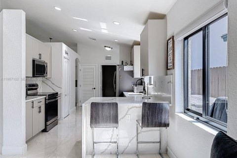 Casa en venta en Cutler Bay, Florida, 3 dormitorios, 160.54 m2 № 2029935 - foto 11