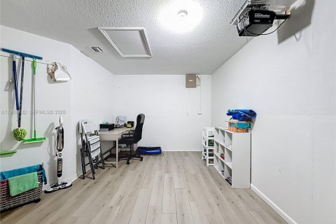 Casa en venta en Cutler Bay, Florida, 3 dormitorios, 160.54 m2 № 2029935 - foto 27