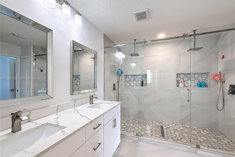 Casa en venta en Cutler Bay, Florida, 3 dormitorios, 160.54 m2 № 2029935 - foto 25