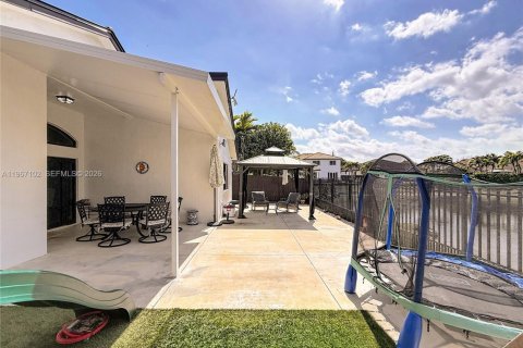 Casa en venta en Cutler Bay, Florida, 3 dormitorios, 160.54 m2 № 2029935 - foto 30