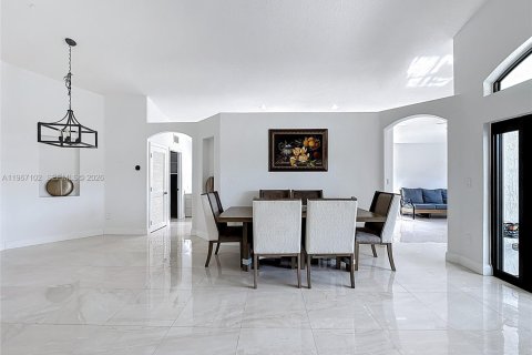 Casa en venta en Cutler Bay, Florida, 3 dormitorios, 160.54 m2 № 2029935 - foto 7