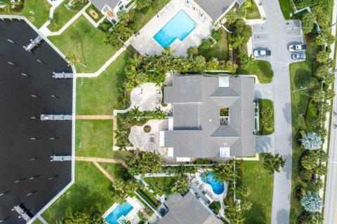 Villa ou maison à vendre à Ocean Ridge, Floride: 3 chambres, 263.84 m2 № 991963 - photo 1
