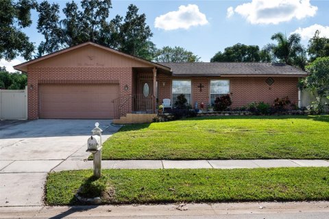 House in Altamonte Springs, Florida 4 bedrooms, 183.67 sq.m. № 2101288