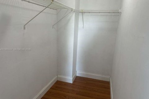 Купить кондоминиум в Майами, Флорида 2 спальни, 80.82м2, № 2090759 - фото 11