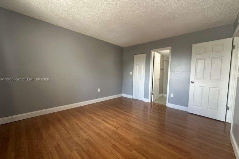 Купить кондоминиум в Майами, Флорида 2 спальни, 80.82м2, № 2090759 - фото 10