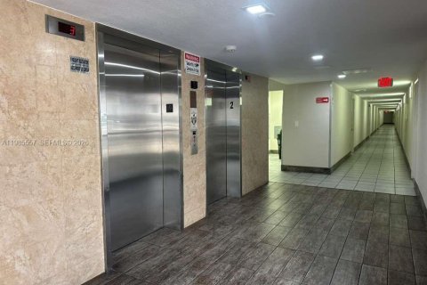 Купить кондоминиум в Майами, Флорида 2 спальни, 80.82м2, № 2090759 - фото 4