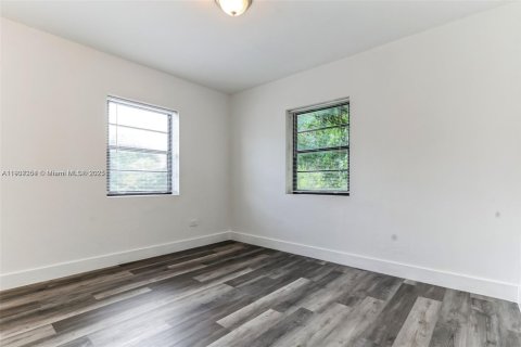 Снять в аренду виллу или дом в Майами, Флорида 2 спальни, 153.1м2, № 1963875 - фото 11