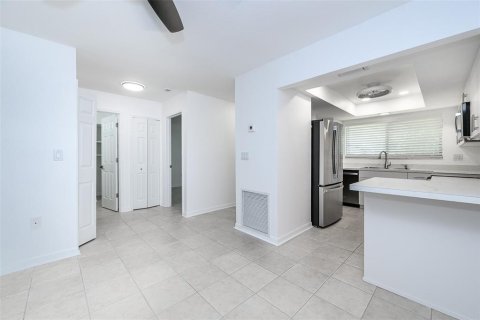 Copropriété à louer à Punta Gorda, Floride: 2 chambres, 98.29 m2 № 2313464 - photo 11