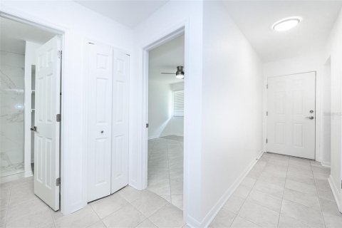 Copropriété à louer à Punta Gorda, Floride: 2 chambres, 98.29 m2 № 2313464 - photo 13