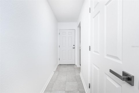 Copropriété à louer à Punta Gorda, Floride: 2 chambres, 98.29 m2 № 2313464 - photo 3