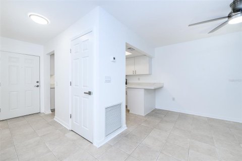 Copropriété à louer à Punta Gorda, Floride: 2 chambres, 98.29 m2 № 2313464 - photo 18
