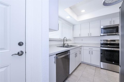 Copropriété à louer à Punta Gorda, Floride: 2 chambres, 98.29 m2 № 2313464 - photo 4