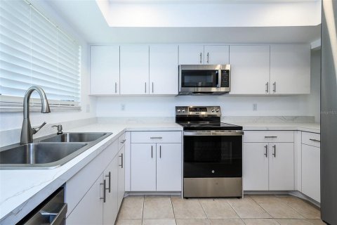 Copropriété à louer à Punta Gorda, Floride: 2 chambres, 98.29 m2 № 2313464 - photo 6