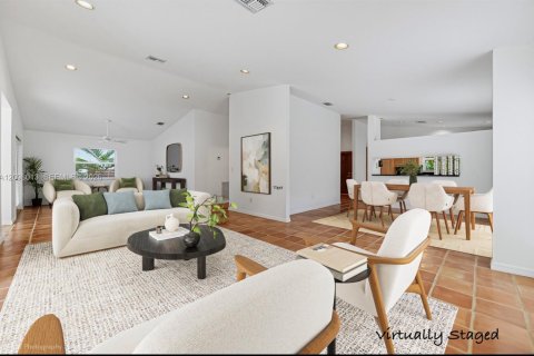 Casa en venta en Miami, Florida, 3 dormitorios № 2432977 - foto 3