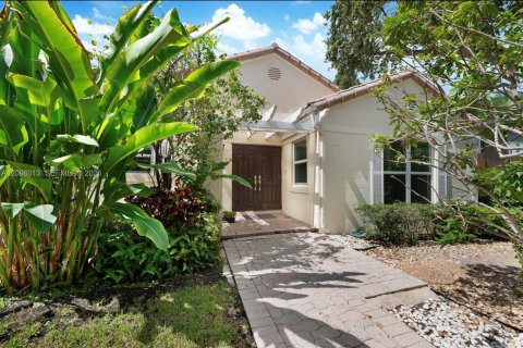 Casa en Miami, Florida 3 dormitorios № 2432977