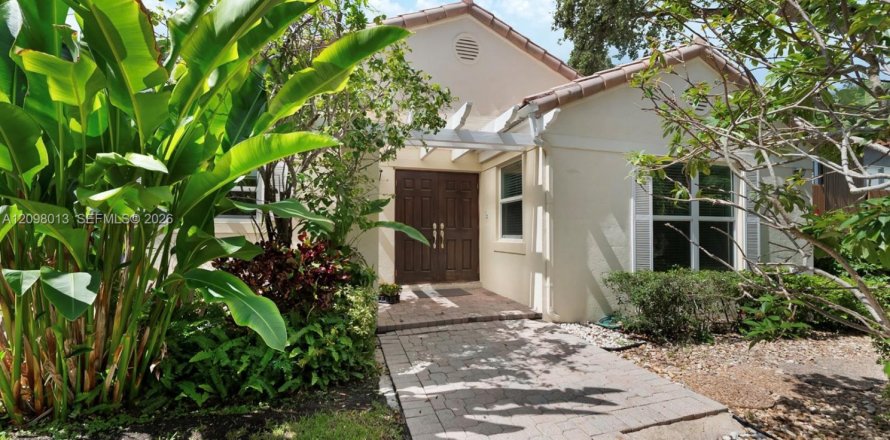 Casa en Miami, Florida 3 dormitorios № 2432977