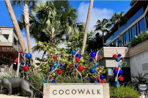 Casa en venta en Miami, Florida, 3 dormitorios № 2432977 - foto 18