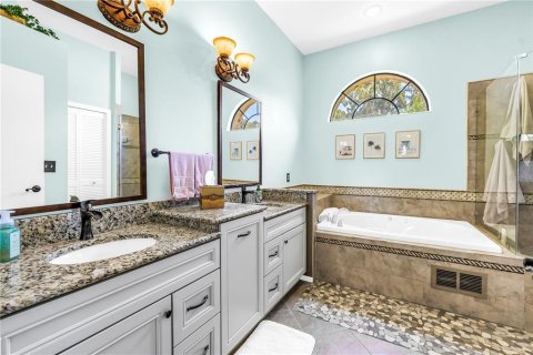 House in Tampa, Florida 4 bedrooms, 197.79 sq.m. № 1886289 - photo 29