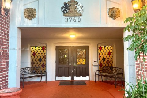 Condo in Lauderhill, Florida, 1 bedroom  № 1954169 - photo 3