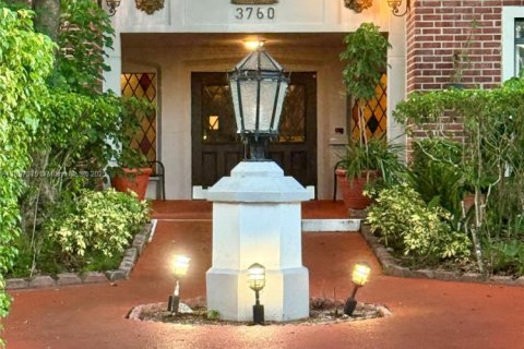 Condo in Lauderhill, Florida, 1 bedroom  № 1954169 - photo 2