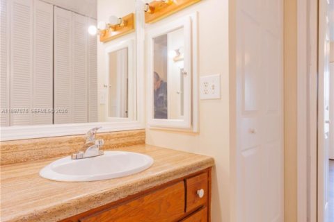 Condominio en venta en Lauderhill, Florida, 1 dormitorio, 74.32 m2 № 1954169 - foto 24