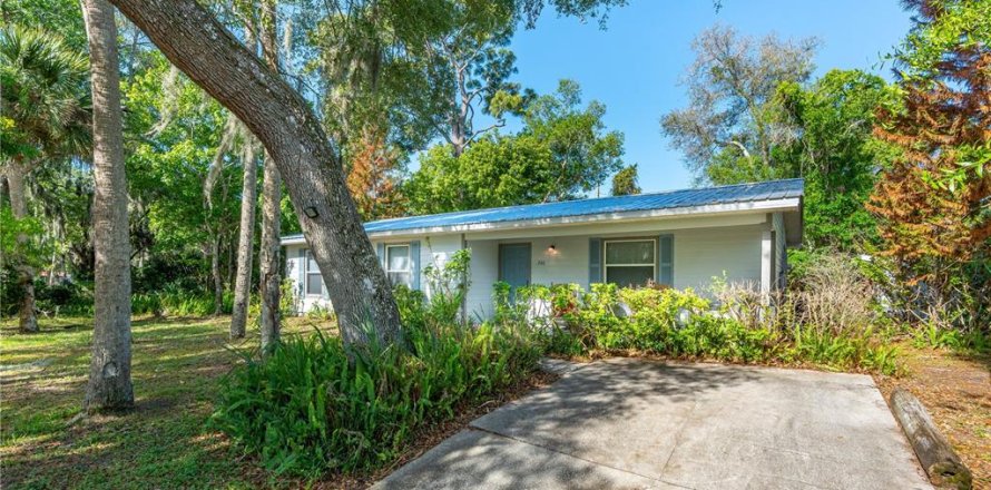House in New Smyrna Beach, Florida 4 bedrooms, 114.64 sq.m. № 2141115