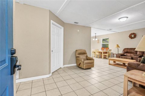 House in New Smyrna Beach, Florida 4 bedrooms, 114.64 sq.m. № 2141115 - photo 5
