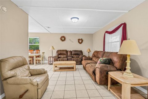 House in New Smyrna Beach, Florida 4 bedrooms, 114.64 sq.m. № 2141115 - photo 6