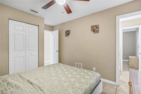 House in New Smyrna Beach, Florida 4 bedrooms, 114.64 sq.m. № 2141115 - photo 17
