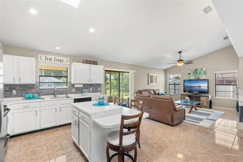 House in Palm Bay, Florida 3 bedrooms, 165.18 sq.m. № 1888429 - photo 15