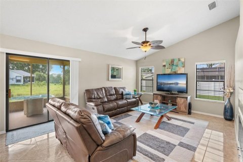 House in Palm Bay, Florida 3 bedrooms, 165.18 sq.m. № 1888429 - photo 23